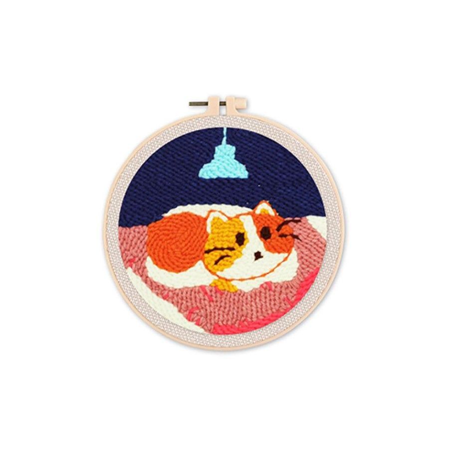 Kit Punch Needle Chat dans son couffin